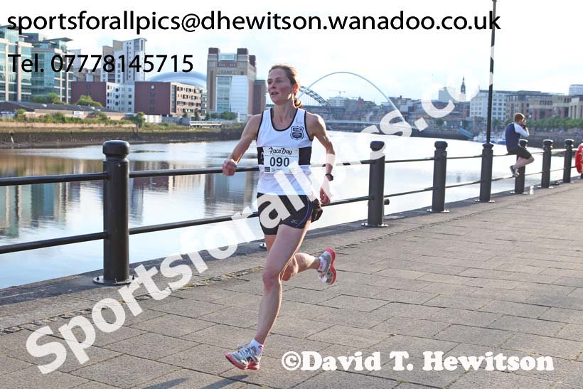 Alison Dargie (Tyne Bridge) 3rd in the Bridges of the Tyne 5 Mile Road Race, Newcastle. Photo: David T. Hewitson/Sports for All Pics